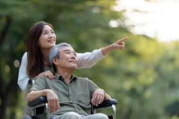 精选30个适合60岁以上老人的热门旅游景点及地道美食推荐