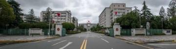中山开发区小区门口设停车费闸口引发争议,官方回应将拆除收费设备