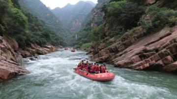 平山清风峡,人少景美,没有过多雕饰的原生态山谷。因地势生态原因,空气十分清新