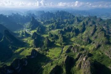 广西桂林:酸辣飘香,山水美食交相辉映