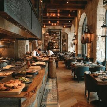 揭秘:上海最国际化的500米小路,中西餐厅交织的美食奇遇记
