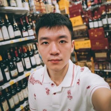 在西虹市首富中，沈腾饰演的王多鱼为了完成一个月花光十亿的赌约，花重金邀请了
