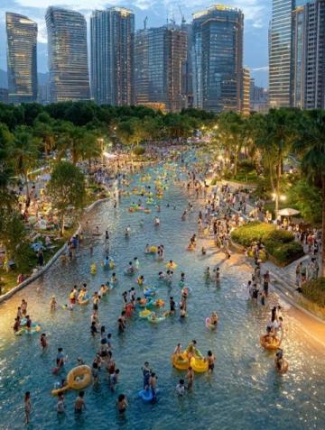 夏日炎炎下的城市变迁：花桥的生活之美与发展历程
