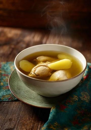 贵州必尝美食推荐:鱼汤酸菜、肠旺面等特色佳肴