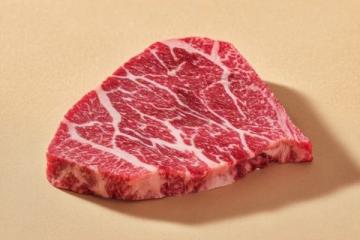 有朋友问李佳琦15分钟卖出的10000份的牛排是不是合成肉?质量到底怎么样?到底