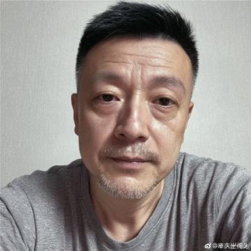 在西虹市首富中，沈腾饰演的王多鱼为了完成一个月花光十亿的赌约，花重金邀请了