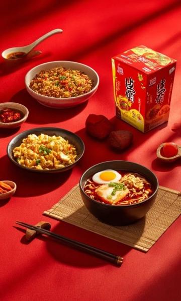 杭州深巷藏着一家被外卖平台"通缉"的米粉店,每当夜幕降临