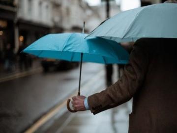 风雨无阻的外卖小哥:背后的辛酸与坚持
