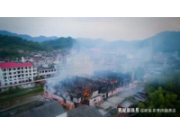 广西德保县都安乡福记村一名确诊病例的许某人，两次行程轨迹的差别，引起网友们好奇