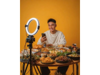 如何成为一名成功的美食博主：从热爱到影响力的全方位指南