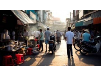 年底来临，各类地摊经济市场呈现出一派繁荣景象。