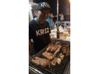 探秘新密美食夜市：文昌大公鸡与炭火羊排的魅力