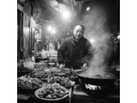 揭秘：上海最国际化的500米小路，中西餐厅交织的美食奇遇记