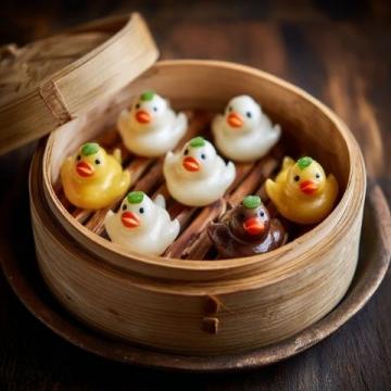 广东特色点心:徐闻菠萝叉烧酥的独特风味之旅