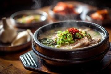山药玉米排骨汤营养丰富,暖胃又养生的家庭佳品