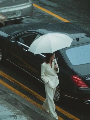 拥有深蓝S07后，上午参加朋友婚礼，开个婚车