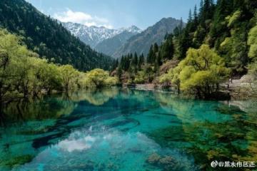九寨沟旅游攻略:绝美风光的穿越之旅