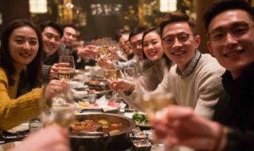 美国友人埃尔凯文探秘广西美食以味为媒，架起文化交流之桥