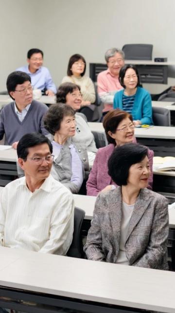 江西上饶:甘肃研究生宴请退休恩师引发热议