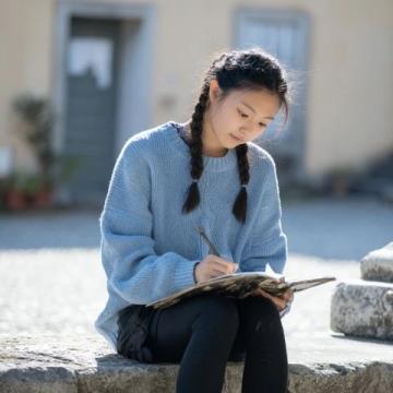 中考英语是许多学生关注的焦点，掌握核心知识点和应试技巧对提高成绩至关重要