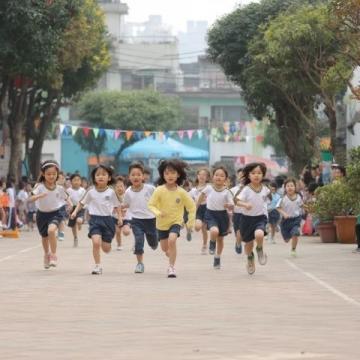 幼儿园周边交通安全宣传：共建安全屏障守护幼儿成长