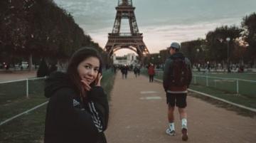 离了个大谱!近日,一女孩来到法国巴黎旅游,结果在景点旁竟然看到了煎饼果子