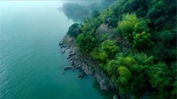 东湖石壁秘境:乌篷船驶过的静谧之美