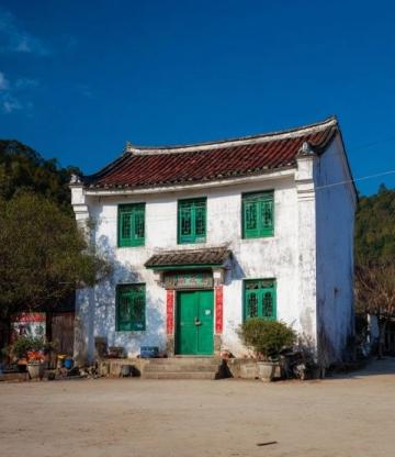 在徽州区黄山脚下,我们选择了寨上村的一个农家乐来度过美好的一晚。