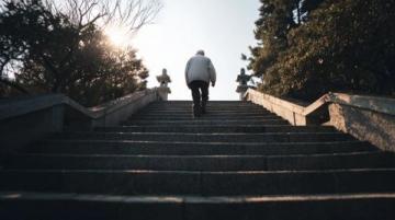 被忽视的五个延寿秘诀:真正的长寿之道隐藏在日常细节中