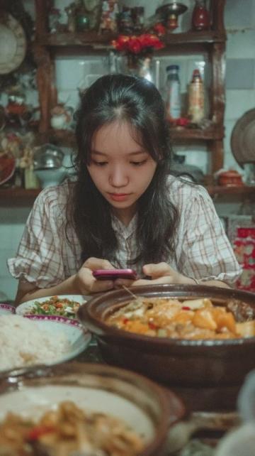 韩国游客大饱口福后深刻反思：美食盛宴中的节制之道