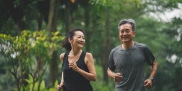 不离不弃：丈夫陪伴妻子战胜红斑狼疮挑战