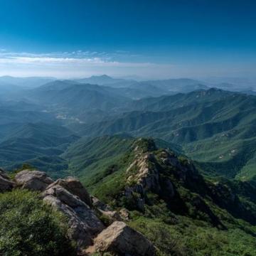 青岛崂山游玩攻略:自然风光与文化体验一站到底