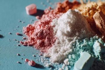 盐是我们日常生活中不可或缺的调味品,以下是一些关于盐的知识