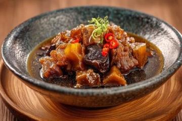 四川经典家常菜：清炖萝卜牛肉的做法与技巧