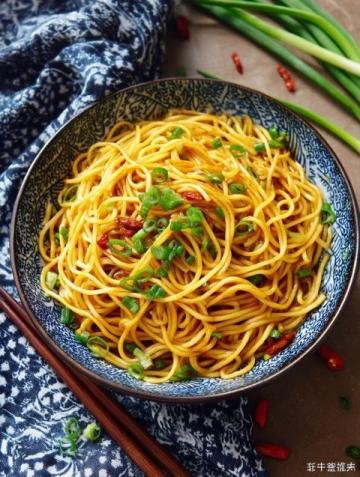 新疆过油肉拌面真美味