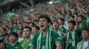 余姚一位75岁的老球迷带领三支门球队征霸全国