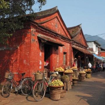 骑行日记：裤子港旁南通小耳海,中午热闹人山人海。