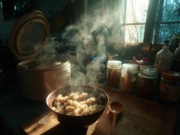 云南3元糯米饭:一家七口用心制作,10小时成就极致美味