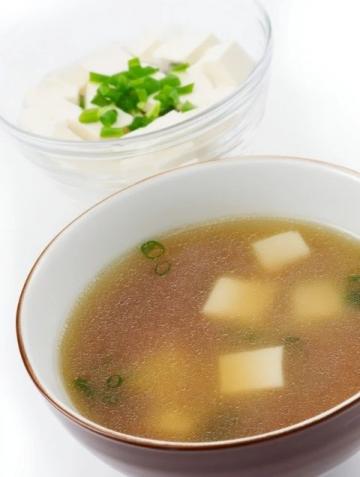 细水长流：家常白菜豆腐三鲜汤，老少咸宜的清补佳肴！