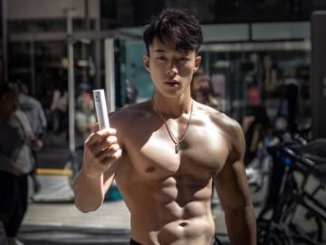 揭秘!腹肌达人曝肥娟隐藏技能,曾是缝纫高手令人惊讶
