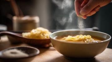 林清教你做刀削牛肉面:关键在于面条弹牙、汤汁醇厚、牛肉酥嫩