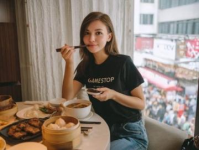 上海学子共度温馨年夜，美食荟萃尽显青春风采