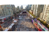 南宁五象新区地摊经济火爆，写字楼热度不及网红夜市