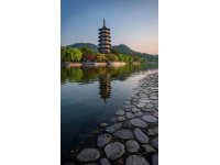 舌尖上的杭州：探索西湖边到小巷深处的传统与现代美食之旅