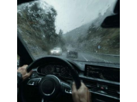 雨天安全行驶指南：降低车速、控好距离、亮尾灯