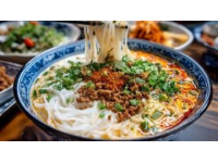新疆过油肉拌面真美味