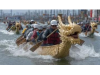 广东龙舟竞渡：千年传统在夏日激浪中传承与发展