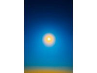 晨光初现：天空惊喜展现温暖阳光