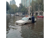 长沙倒塌房带走了53条鲜活的生命，53个家庭陷入痛苦之中，他们在其中的一刻突然变得特别幸运。