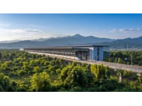 海南岛五日游攻略：探索美丽的海岛风光、历史文化遗迹和独特的自然风貌。